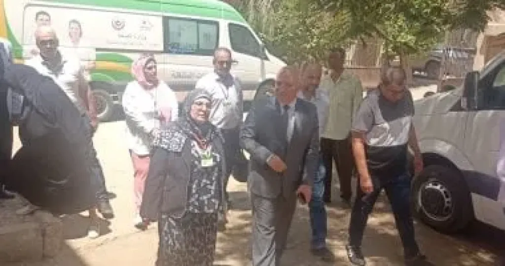 الكشف على 650 مواطنا خلال اليوم الأول للقافلة الطبية المجانية بقرية دملو ببنها