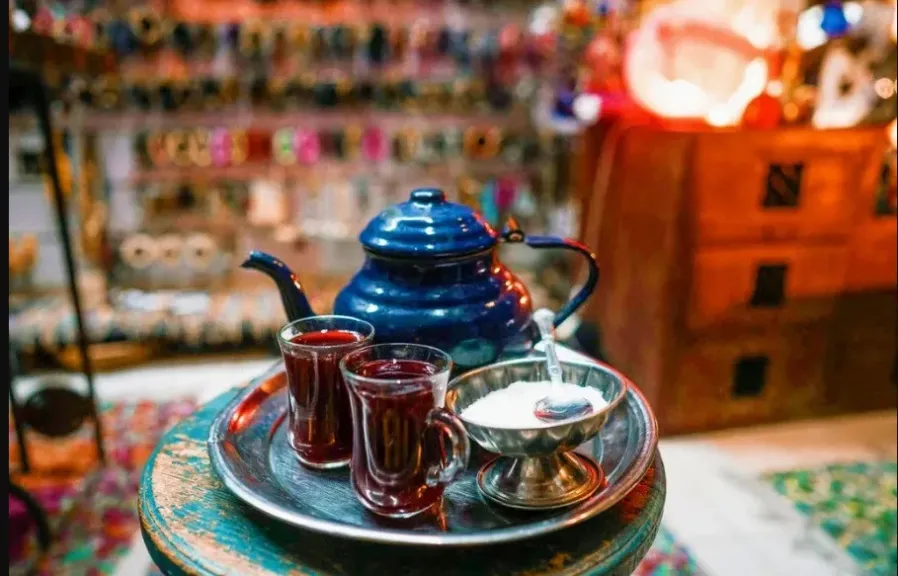 «الشاي بالسكر».. أخصائية توضح الفوائد والمقدار المناسب
