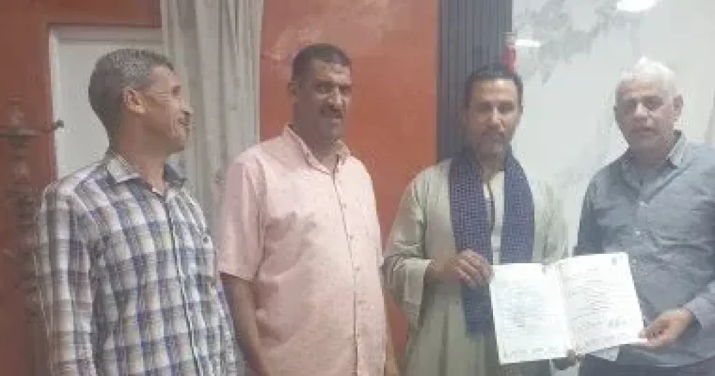 محافظ سوهاج: تسليم 4 عقود تقنين أراضى أملاك الدولة للمواطنين بمركز طما