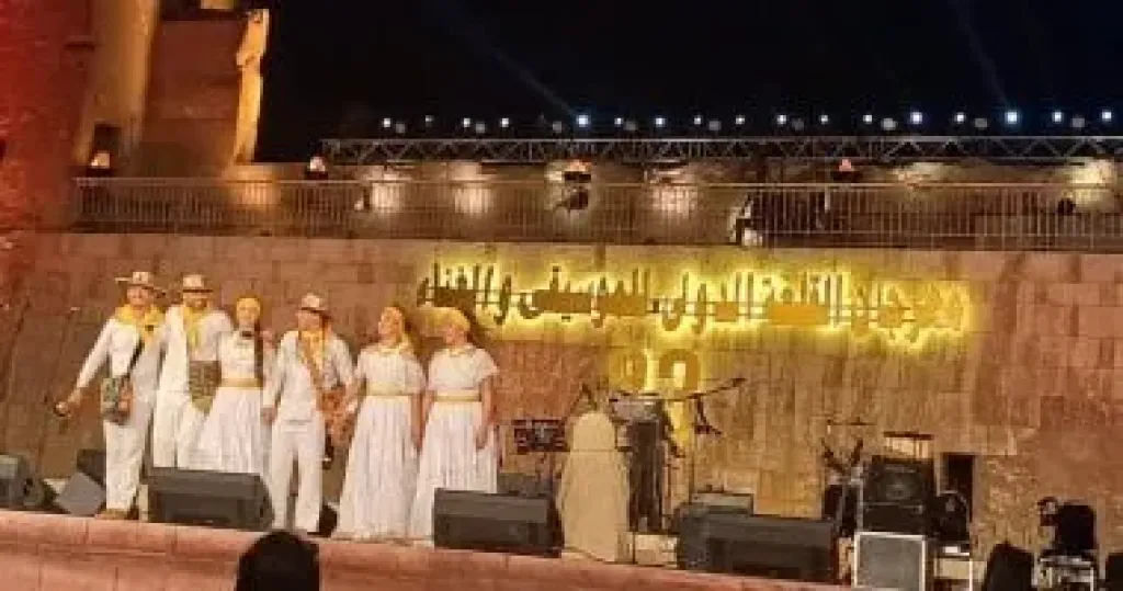 فرقة لاثونا جايتيرا الكولومبية تقدم حفلا فى مهرجان القلعة