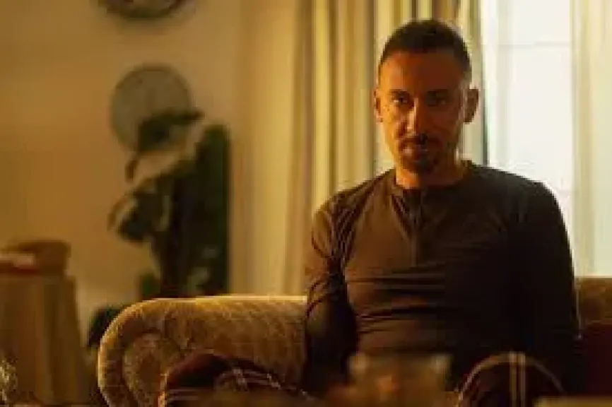 عابد عناني زوج إيمان العاصي في مسلسل “قسمة العدل”