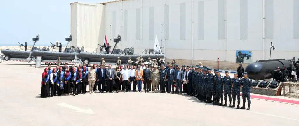 القوات المسلحة تنظم زيارة لوفد من الإعلاميين وطلبة الأكاديمية العسكرية المصرية وطلبة الجامعات المصرية لإحدى الوحدات الخاصة البحرية