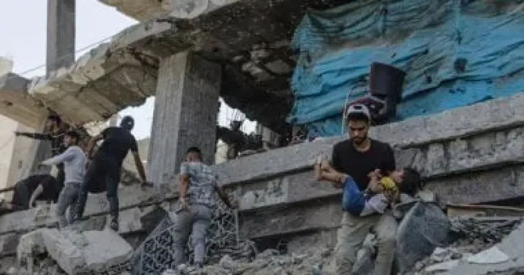 مفوض عام أونروا: 6000 شاحنة مساعدات جاهزة لدخول قطاع غزة وإسرائيل تضع العراقيل