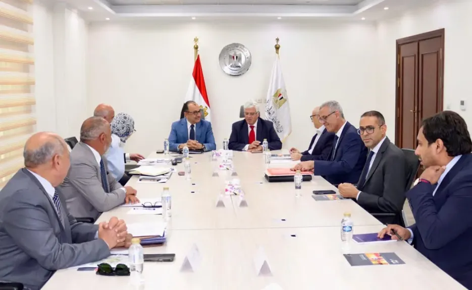 وزيرا التعليم العالي وقطاع الأعمال يبحثان تعزيز التعاون المشترك واستثمار الأصول لدعم المنظومة التعليمية والاقتصاد الوطني