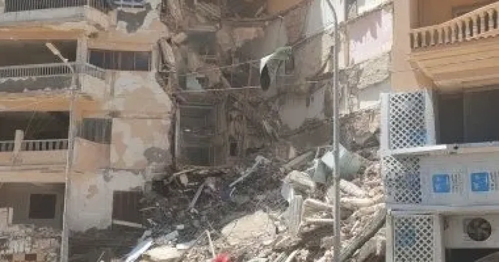النيابة العامة تشكل لجنة ثلاثية لفحص أسباب انهيار عقار الزقازيق