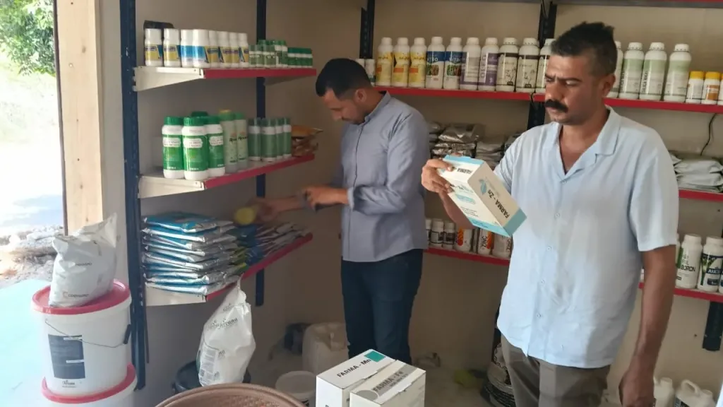 زراعة البحيرة تضبط 3970 عبوة مبيدات و مخصبات غير مسجلة  في ادكو ورشيد