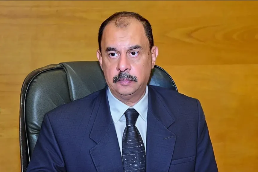 ”محافظ سوهاج” يعلن فتح باب تراخيص السيارات الأجرة لتخفيف التكدس داخل المواقف