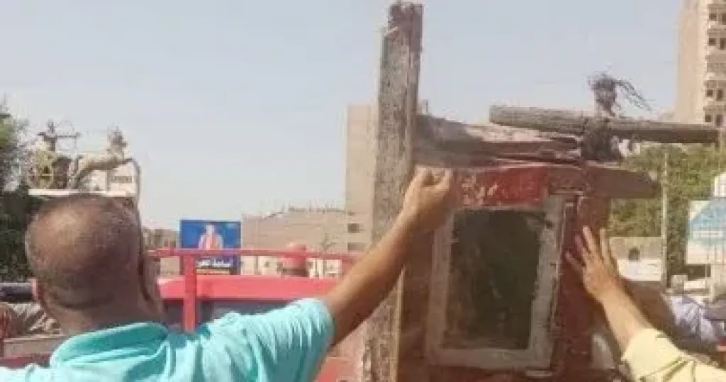 ضبط وتحرير 18 محضرا فى حملة إشغالات بمركز البلينا فى سوهاج