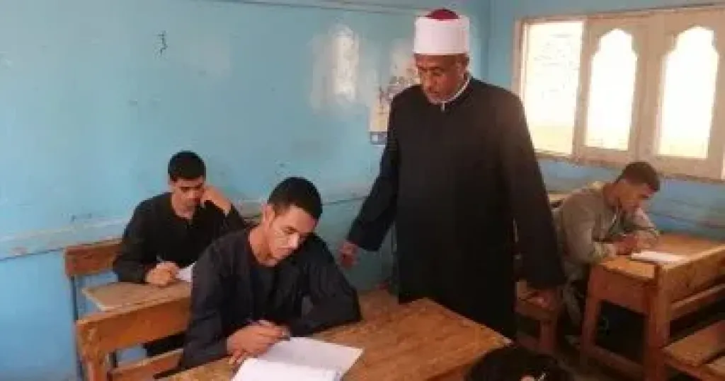 طلاب الثانوية الأزهرية دور ثان يؤدون امتحان الرياضيات البحتة والبلاغة والنحو