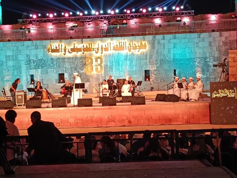 التهامي وسلامة يمزجان الصوفية بالحداثة في ختام مهرجان القلعة وسط حضور جماهيري كبير| صور