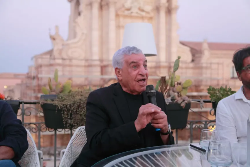 من جولة زاهي حواس في إيطاليا