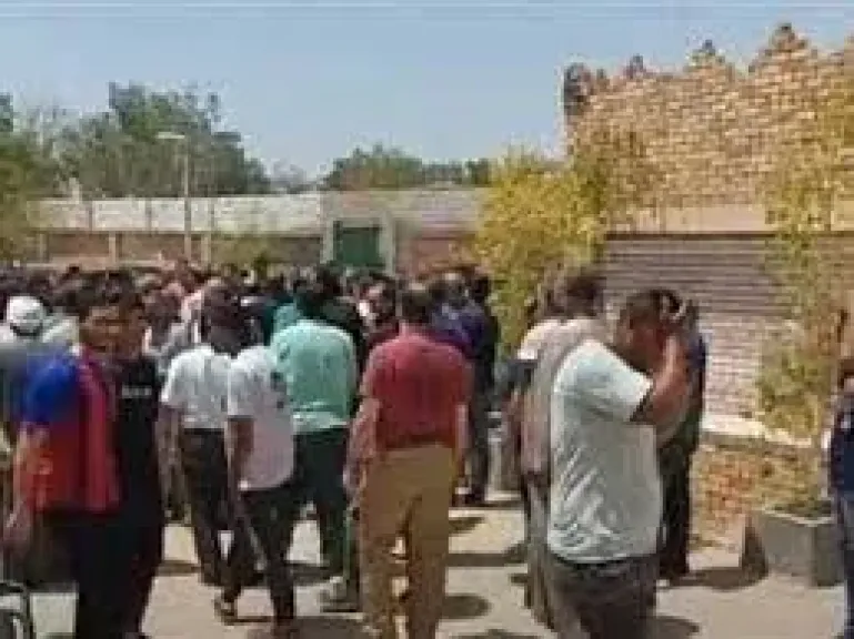 تشييع جثمان أحد ضحايا شاطئ أبو تلات بالإسكندرية بمسقط رأسه فى سوهاج
