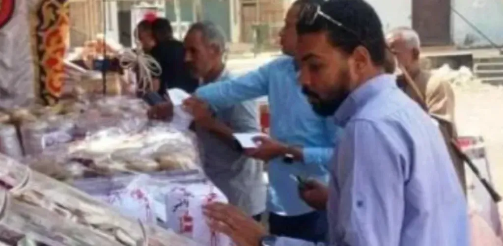 ضبط كمية من حلوى المولد فاسدة وتحرير 10 محاضر فى أسواق إدفو بأسوان