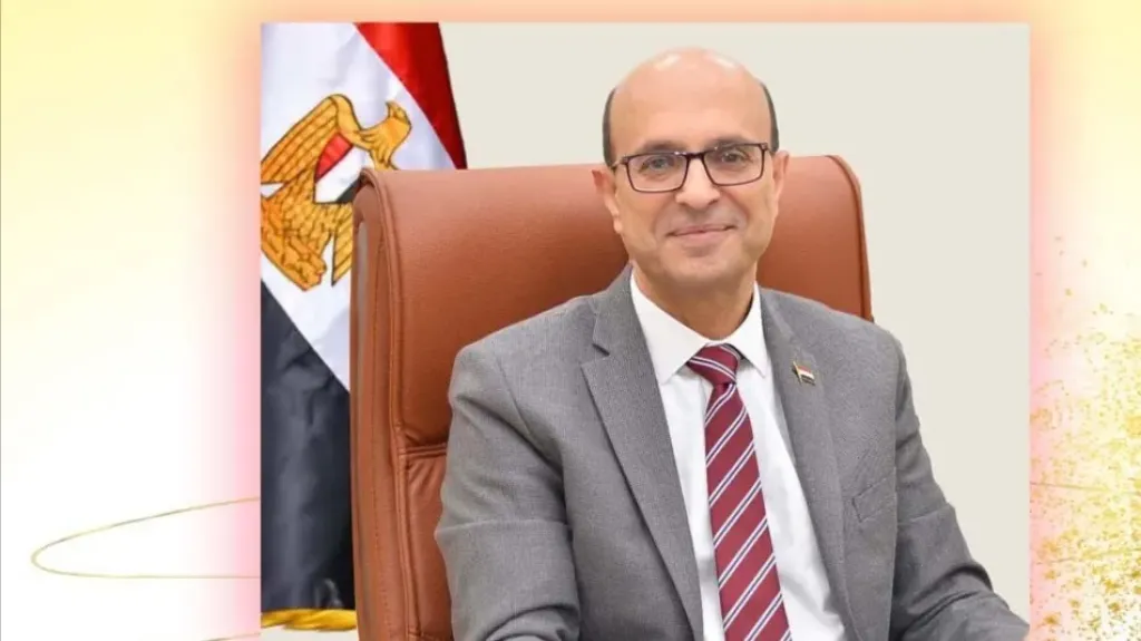 الدكتور المنشاوي يقرر صرف مكافأة استثنائية للعاملين بجامعة أسيوط