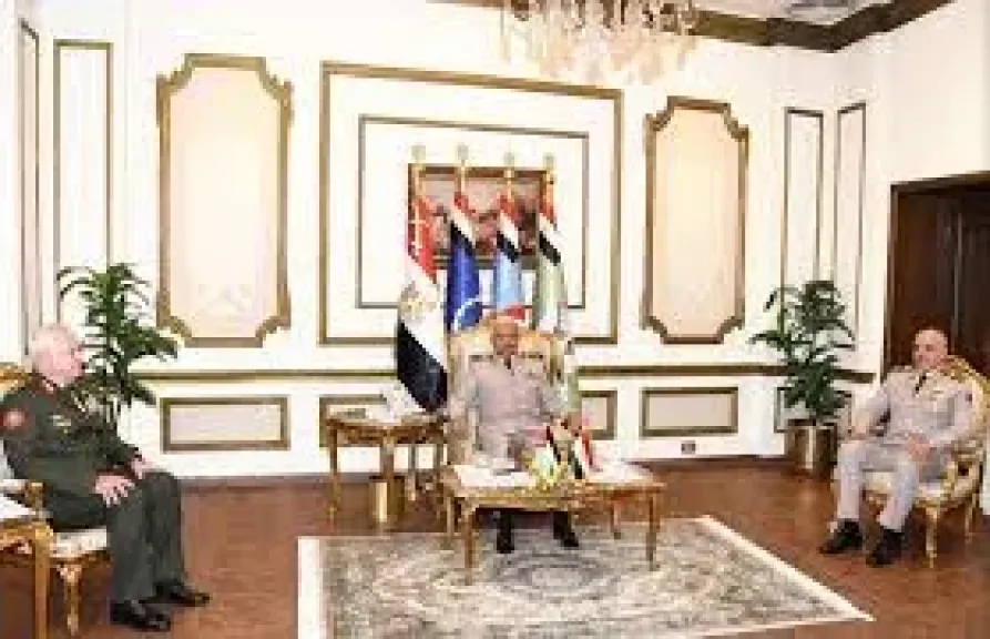 وزير الدفاع ورئيس الأركان يلتقيان رئيس هيئة الأركان المشتركة للقوات المسلحة الأردنية