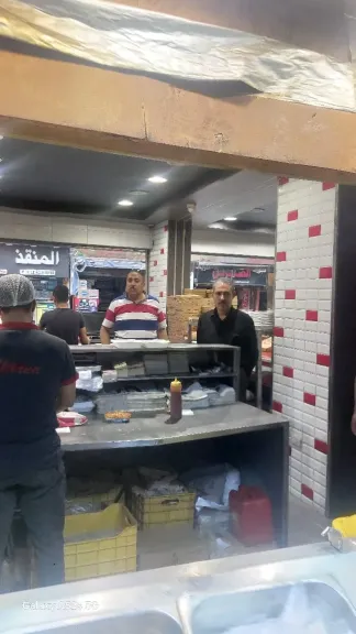 جانب من متابعه