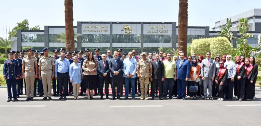 القوات المسلحة تنظم زيارة لوفد من الإعلاميين وطلبة الأكاديمية العسكرية المصرية وطلبة الجامعات المصرية للشركة العربية العالمية للبصريات