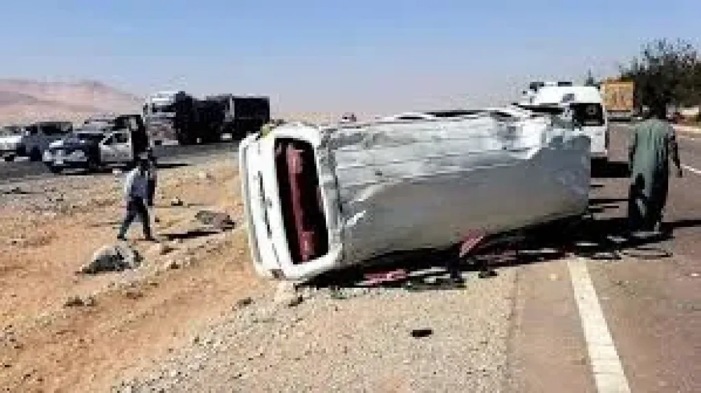 أصابه 18 شخص بكسور وجروح إثر  إنقلاب سيارة ميكروباص بطريق القاهرة الإسكندرية الزراعي