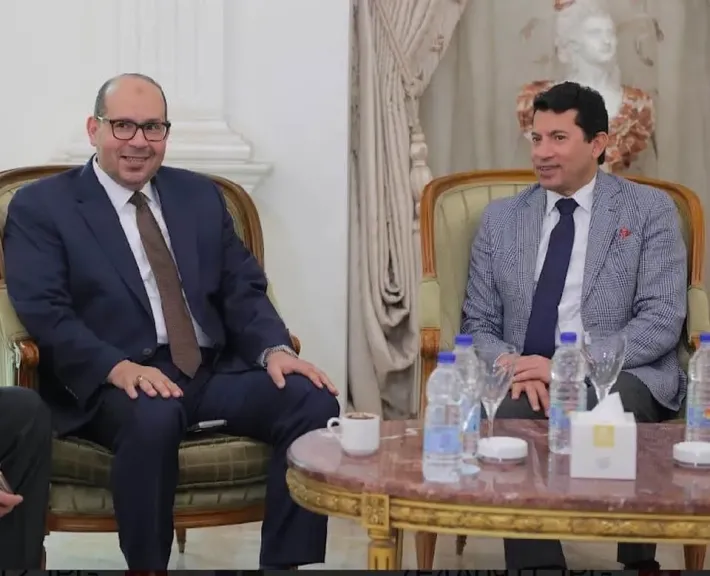 اتحاد السباحة يشكر وزير الرياضة لتذليل سفر بعثة ألعاب الماء للمغرب للمشاركة فى البطولة العربية