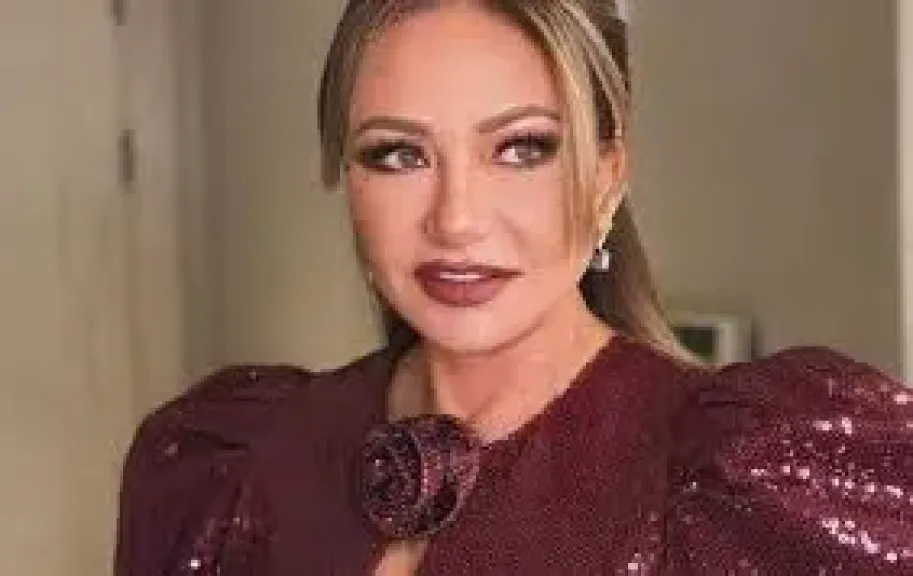 ليلى علوي تحيي ذكرى رحيل والدتها من داخل المقابر: ”وجع فراقها لسة زي ما هو”