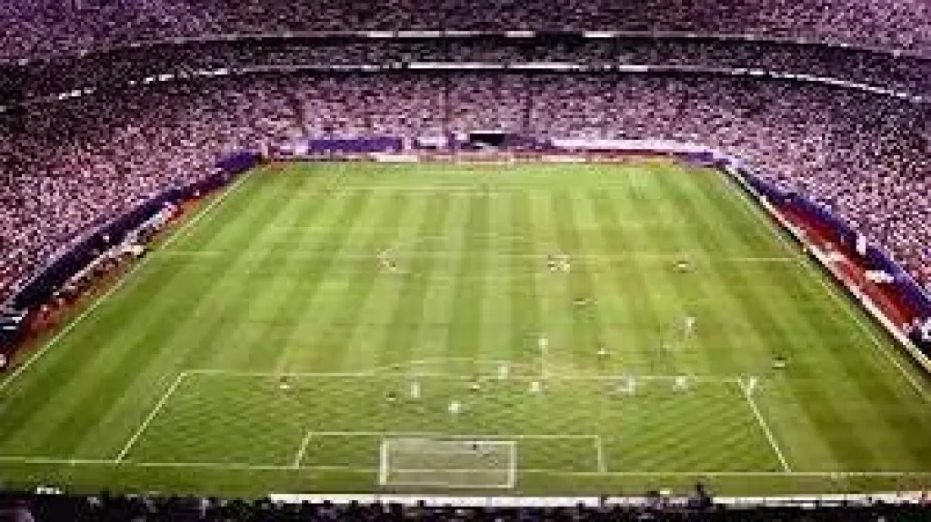 أزمة تهدد استضافة إيطاليا لـ”بطولة يورو 2032”