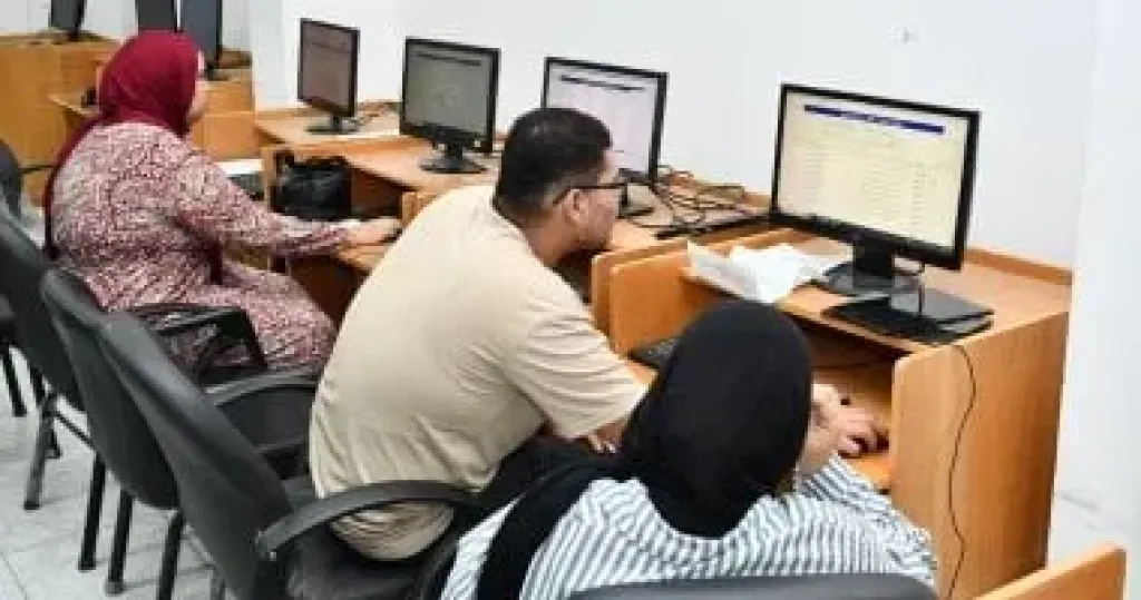 89 طالبا يسجلون رغباتهم فى اليوم الأول لتنسيق المرحلة الثالثة بجامعة قناة السويس
