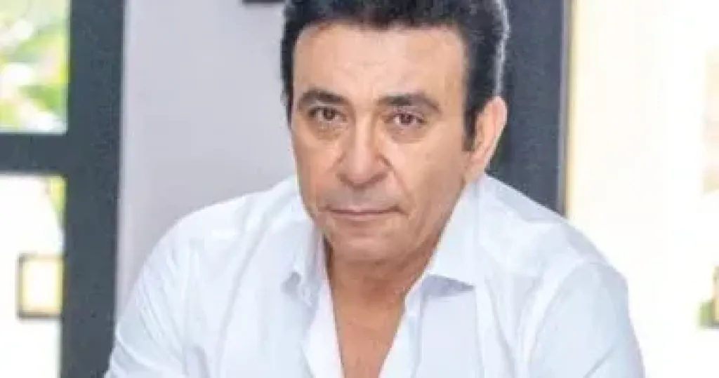 موعد ومكان صلاة الجنازة على الإعلامي عاطف كامل