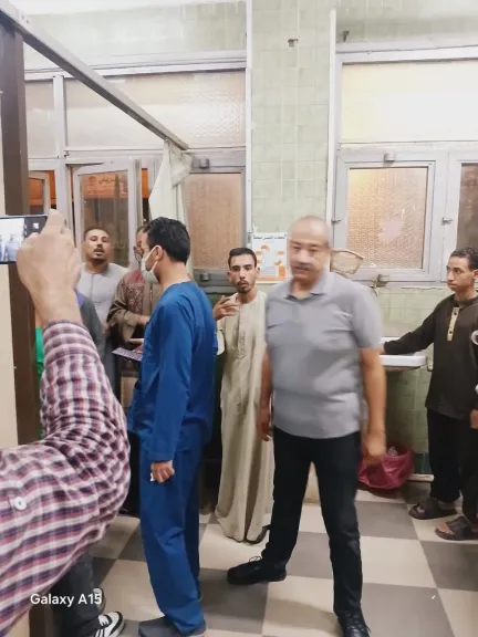 جانب من متابعه