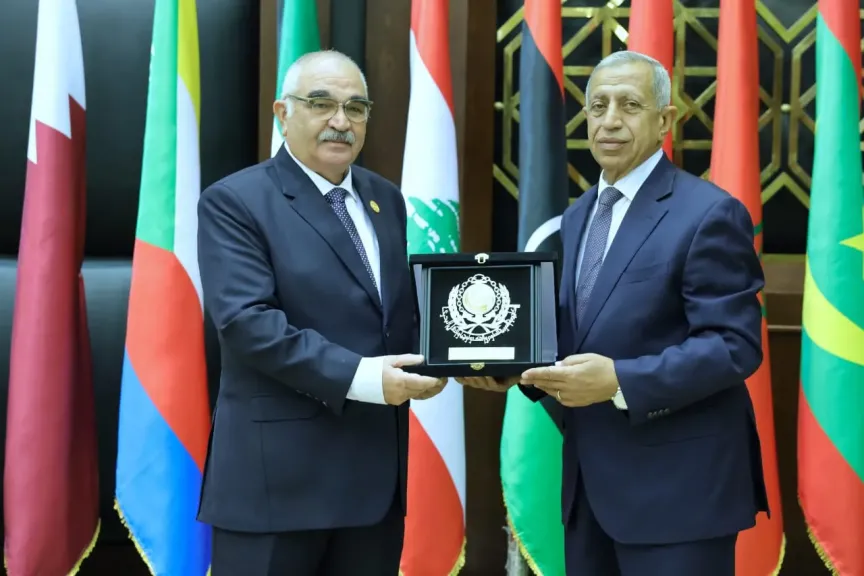 رئيس هيئة قضايا الدولة يزور الأكاديمية العربية لتعزيز سبل التعاون