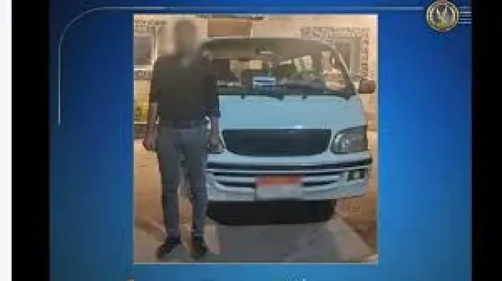 ضبط قائد ميكروباص ظهر في فيديو يقود برعونة بمطروح