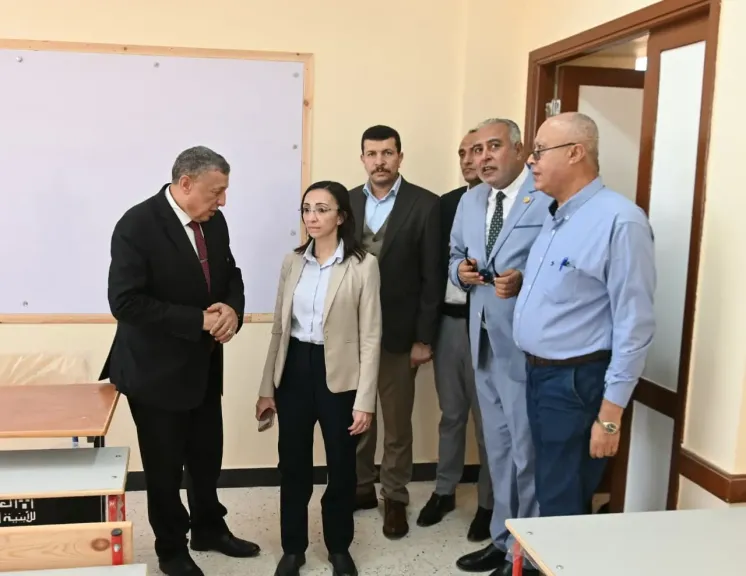 محافظ البحيرة تتابع التجهيزات الأخيرة بمدرسة المستقبل بالنوبارية