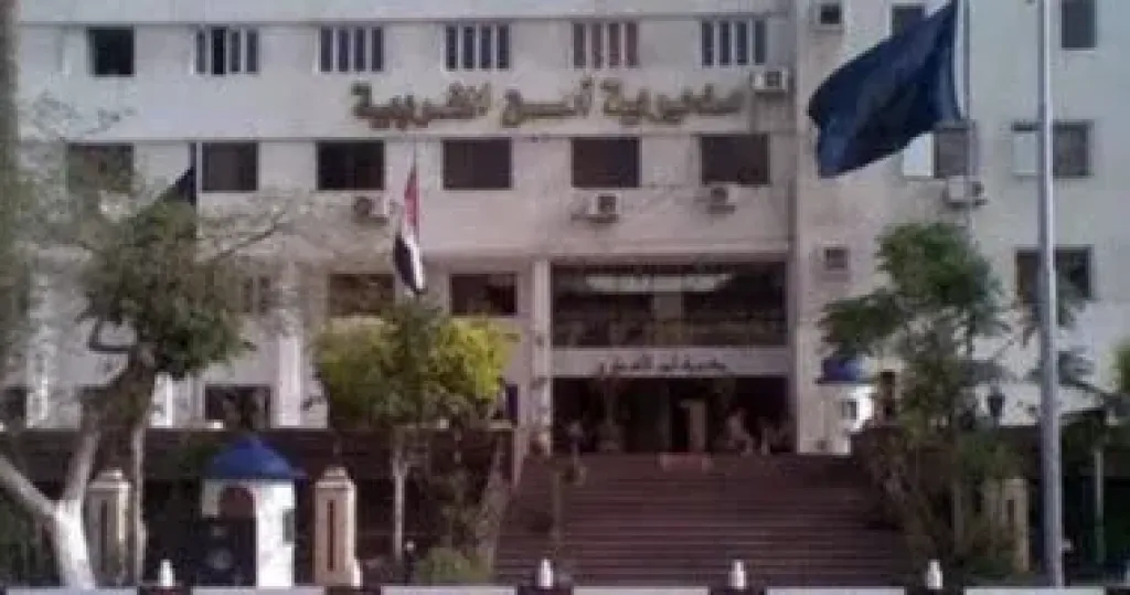 فحص كاميرات المراقبة لتحديد المتهم بإلقاء طفلة على سلم عمليات مستشفى قطور