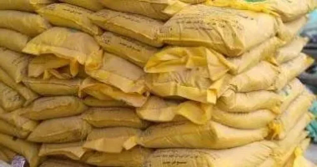 ضبط 88 طن مواد خام أعلاف حيوانية مجهولة المصدر في كفر الشيخ