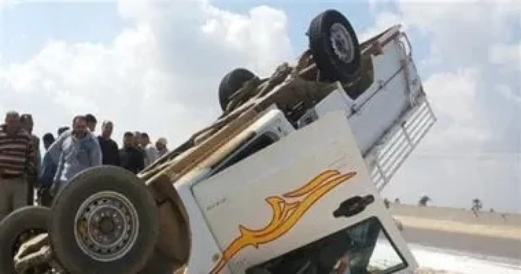 إعادة الحركة المرورية على طريق القاهرة الإسكندرية الزراعى بقليوب بعد تصادم سيارتين
