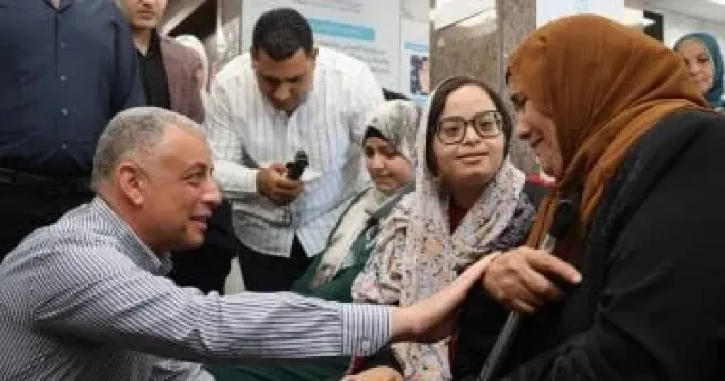 لقاء المحافظ بالسيدة