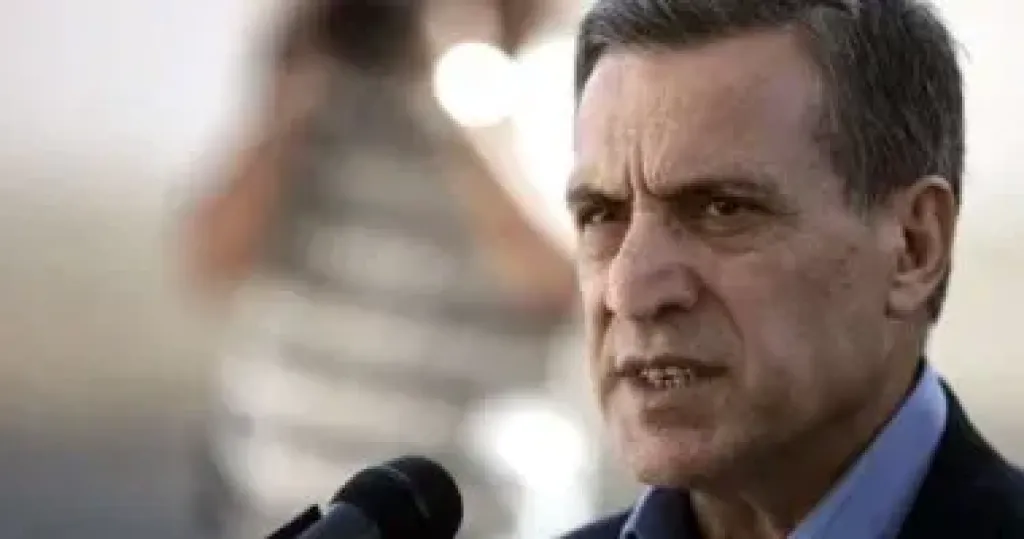 أبو ردينة: نحذر من تهديد حرب المستوطنين فى الضفة الغربية للاستقرار بالمنطقة