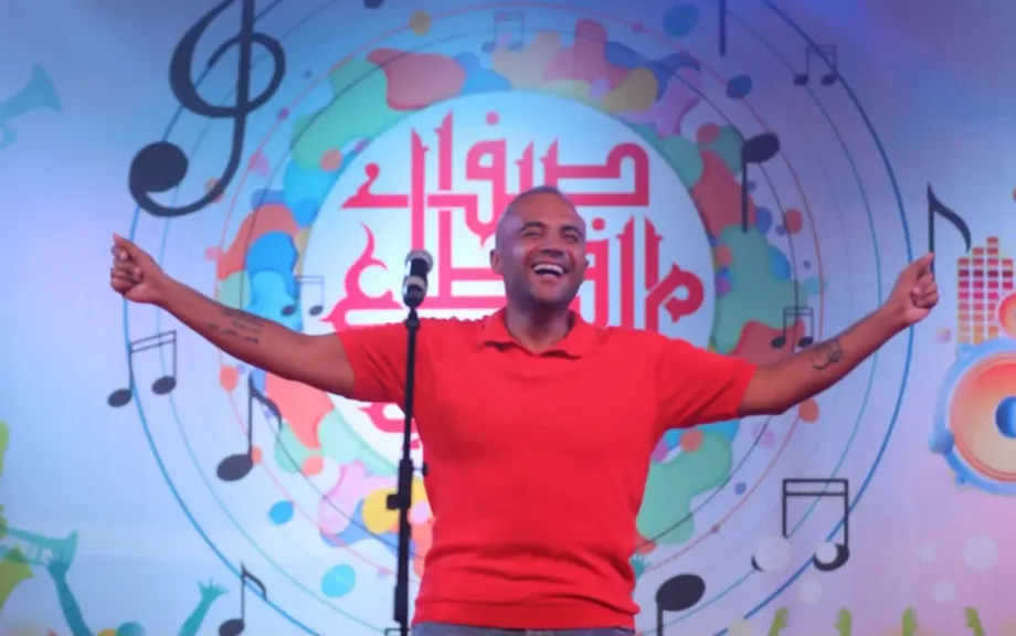 ”علي الألفي” يُحيي الليلة الثانية لصيف قطاع المسرح بساحة الهناجر | صور