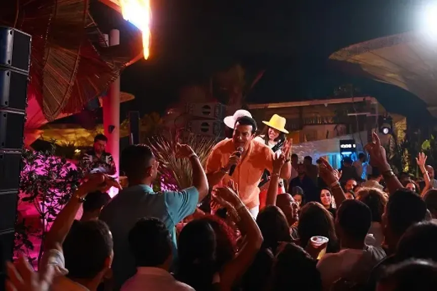 بحضور نجوم الفن والرياضة.. إيهاب توفيق يشعل الساحل الشمالي بحفل كامل العدد