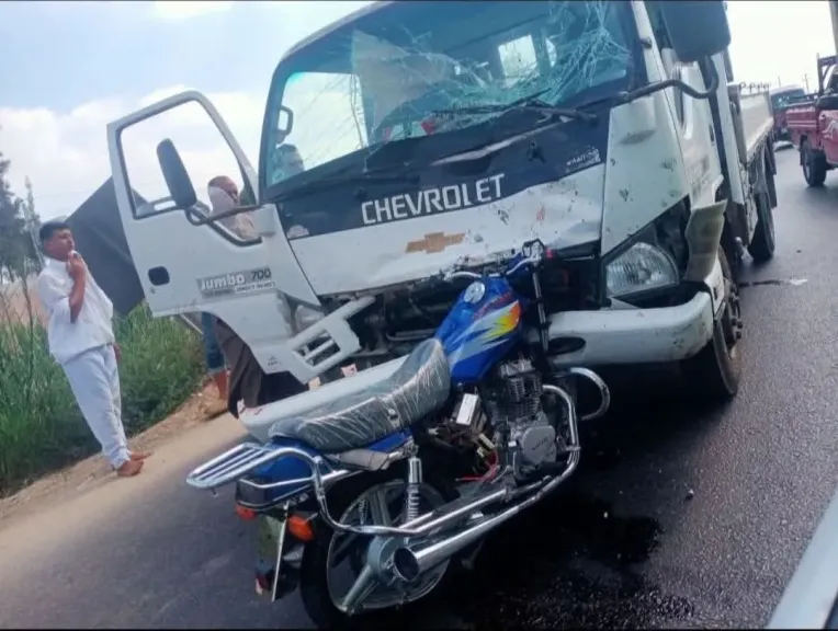 وفاة اثنين اثر حادث اصطدام موتوسيكل بسيارة نقل بأبو المطامير