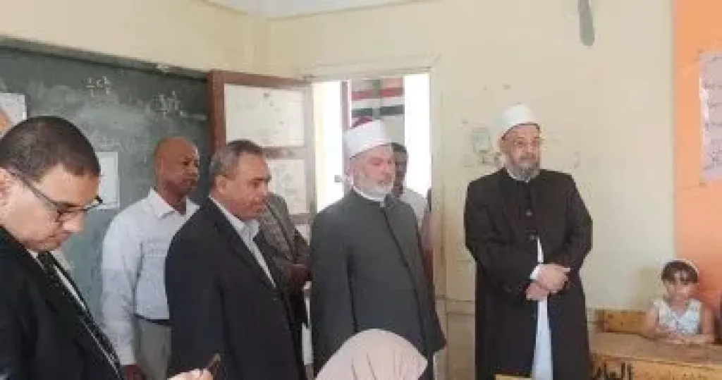 وكيل ”أزهر سوهاج” يتابع السرد القرآني بالمكاتب والمعاهد