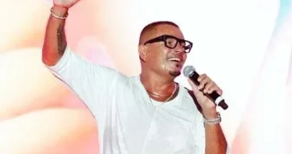 عمرو دياب يُحيى حفلا ضخما وسط حضور جماهيرى كبير فى بيروت