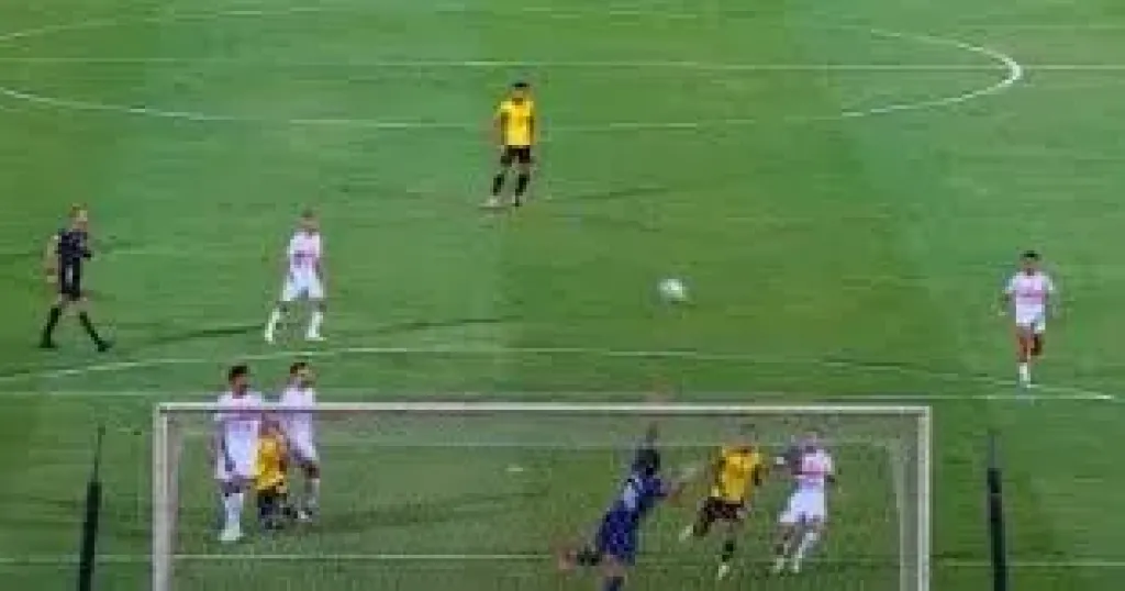 75 دقيقة.. دجلة يحافظ على التقدم أمام الزمالك 2-1.. وفيريرا يتدخل بعد طرد الونش.