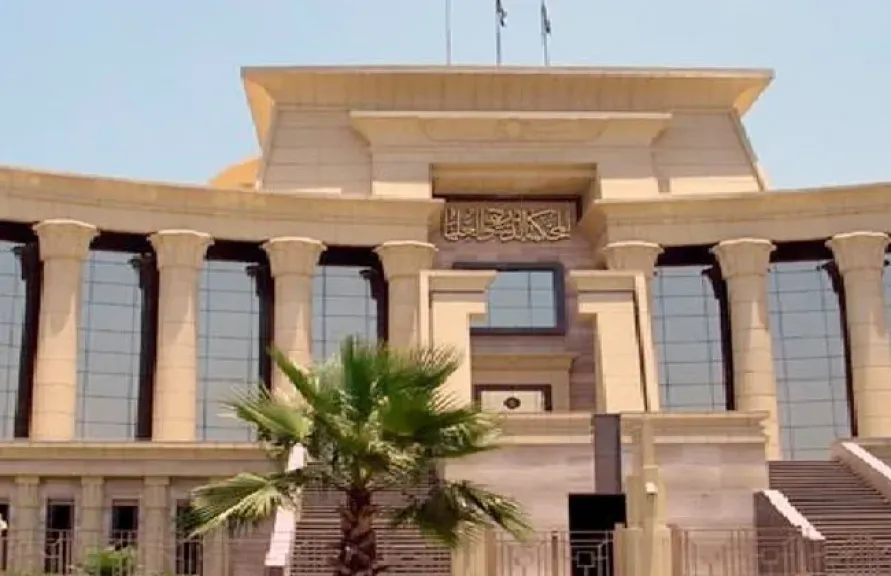 المحكمة الدستورية العليا تقضي بدستورية تجريم سب وقذف الأفراد العلني