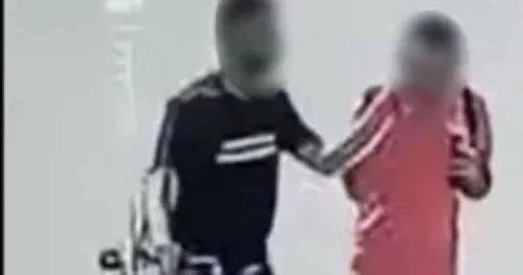 المتهمين 