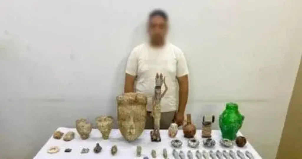 الداخلية تضبط تاجرا فى المنيا بحوزته 577 قطعة أثرية