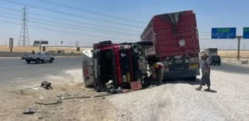 إصابة ١١ شخص اثر انقلاب سيارة ميكروباص بالطريق الصحراوى بوادي النطرون