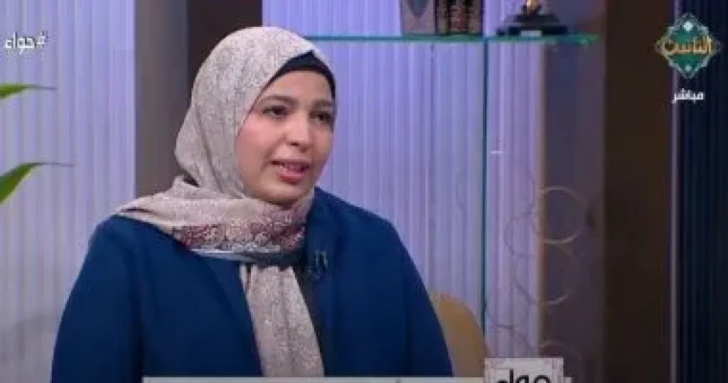 ما حكم ظهور قدم المرأة في الصلاة؟.. أمينة الفتوى تجيب بقناة الناس