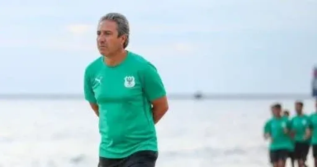 نبيل الكوكي يضع خطة لزيادة القوة الدفاعية للمصري قبل مواجهة الزمالك