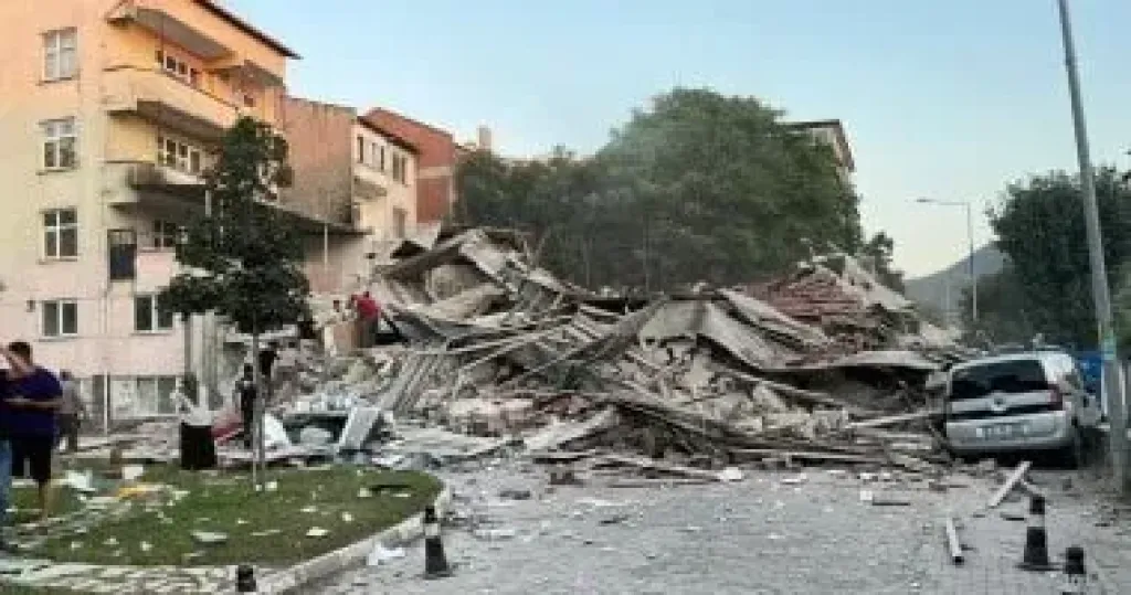 ارتفاع عدد ضحايا زلزال أفغانستان لـ1124 قتيلا.. وتوقعات بحدوث انهيارات أرضية