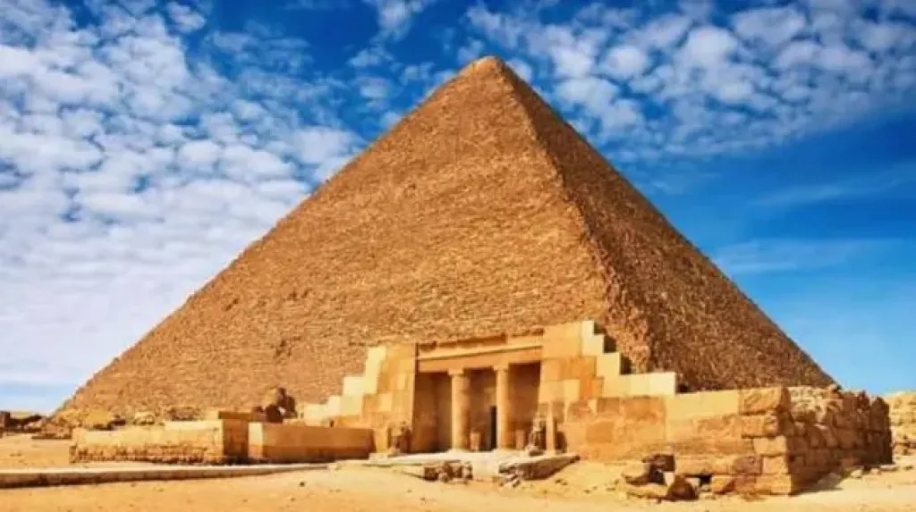 السياحة والآثار تعلن تركيب أجهزة تنقية الهواء بتقنية البلازما كلاستر داخل هرم الملك خوفو